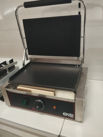Гриль контактный EKSI HEG-811E-RL​